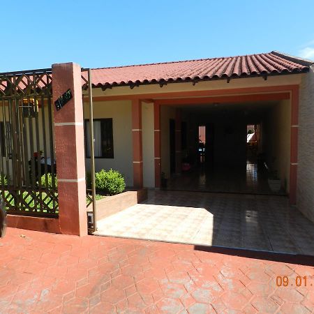 מלון פוז דו איגואסו Casa Da Helo Quartos Em Foz מראה חיצוני תמונה